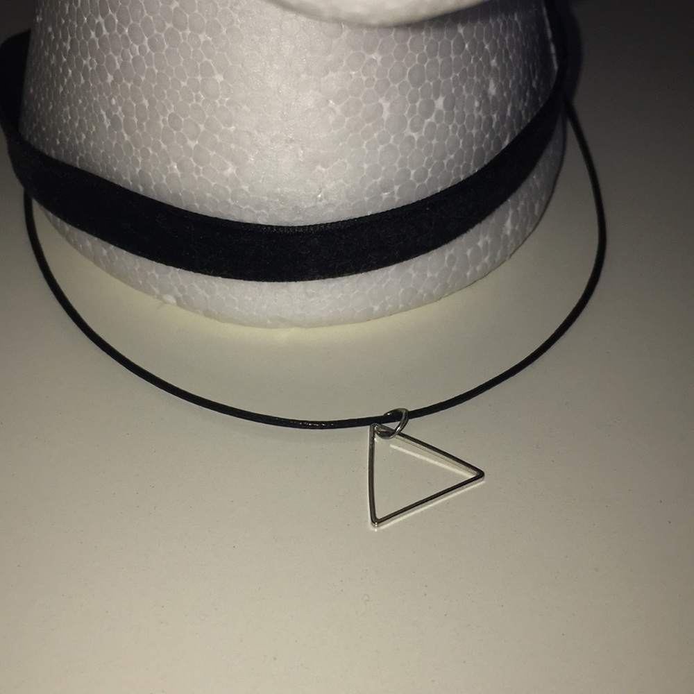 two chokers joined together.